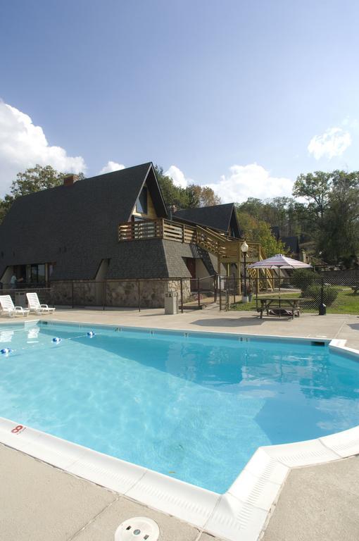 Inn At Deep Creek Oakland ภายนอก รูปภาพ