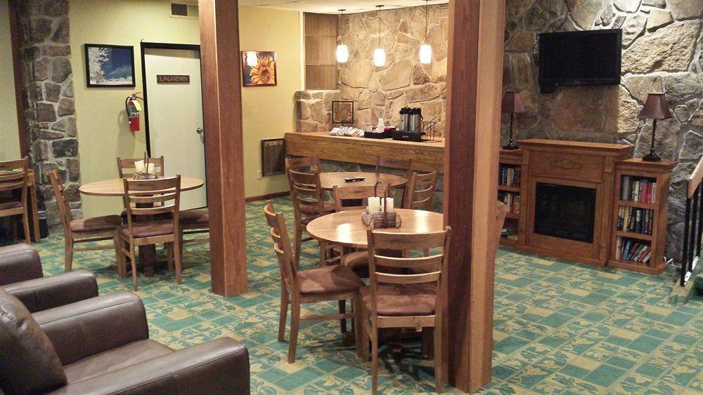 Inn At Deep Creek Oakland ภายนอก รูปภาพ
