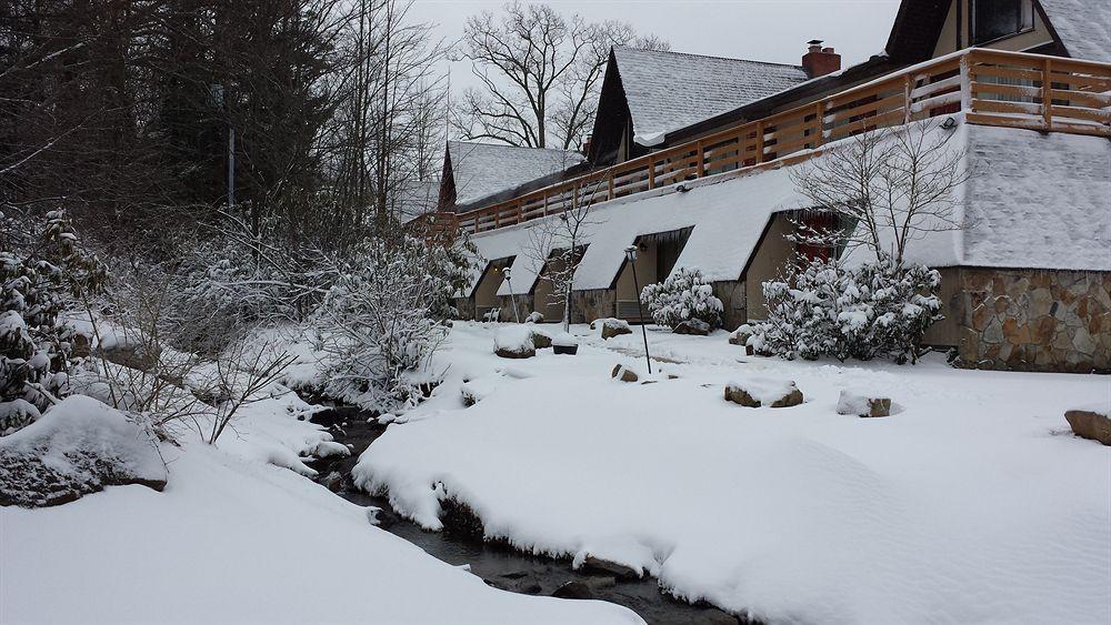 Inn At Deep Creek Oakland ภายนอก รูปภาพ