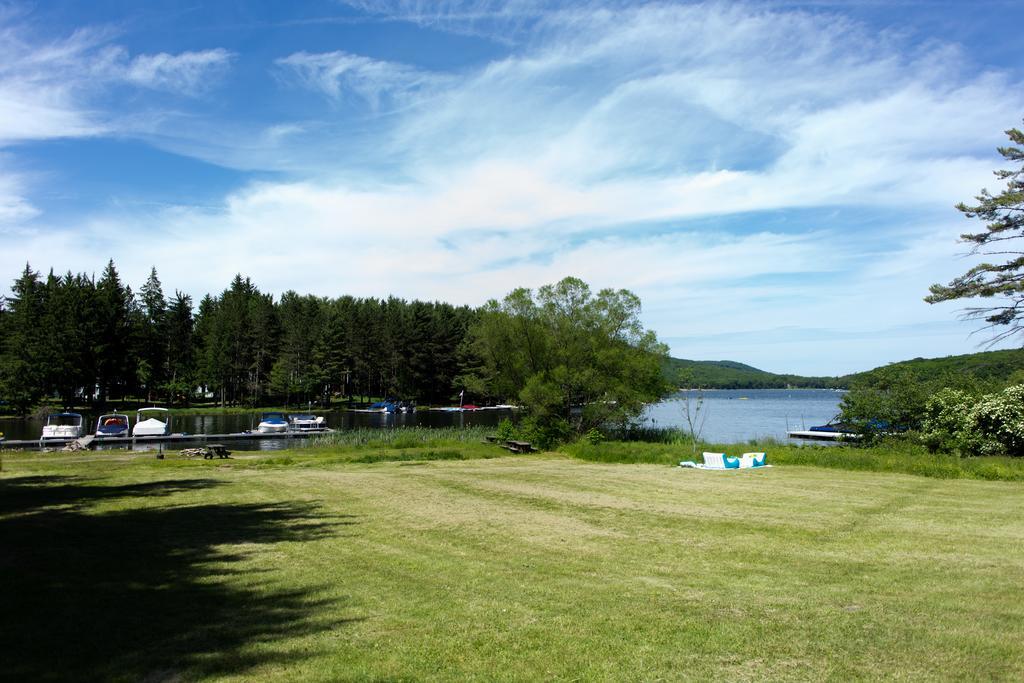 Inn At Deep Creek Oakland ภายนอก รูปภาพ