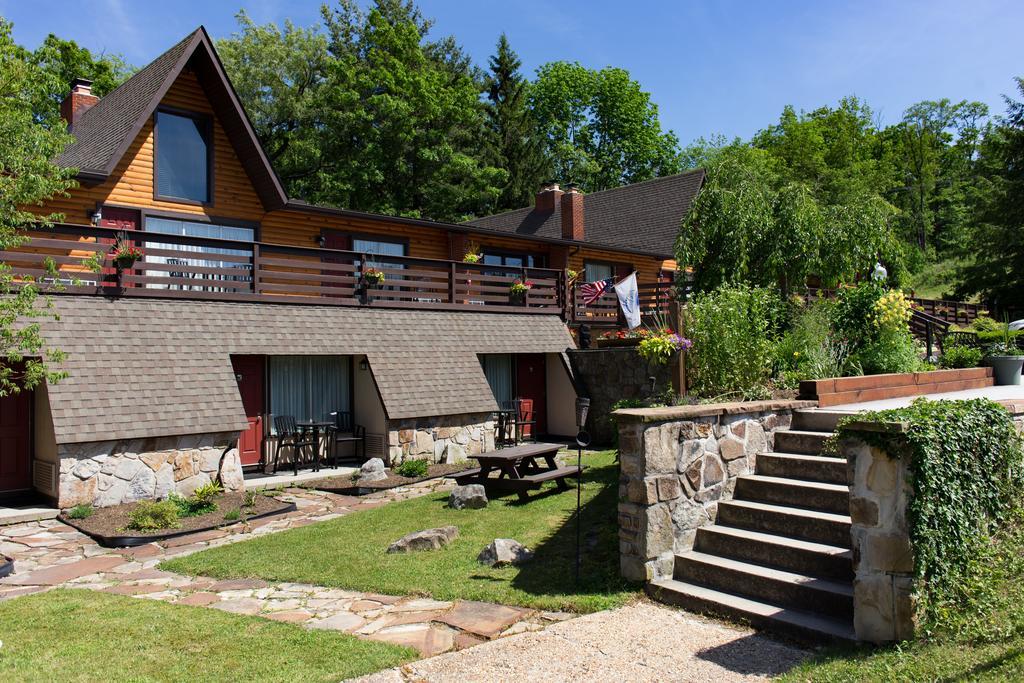 Inn At Deep Creek Oakland ภายนอก รูปภาพ