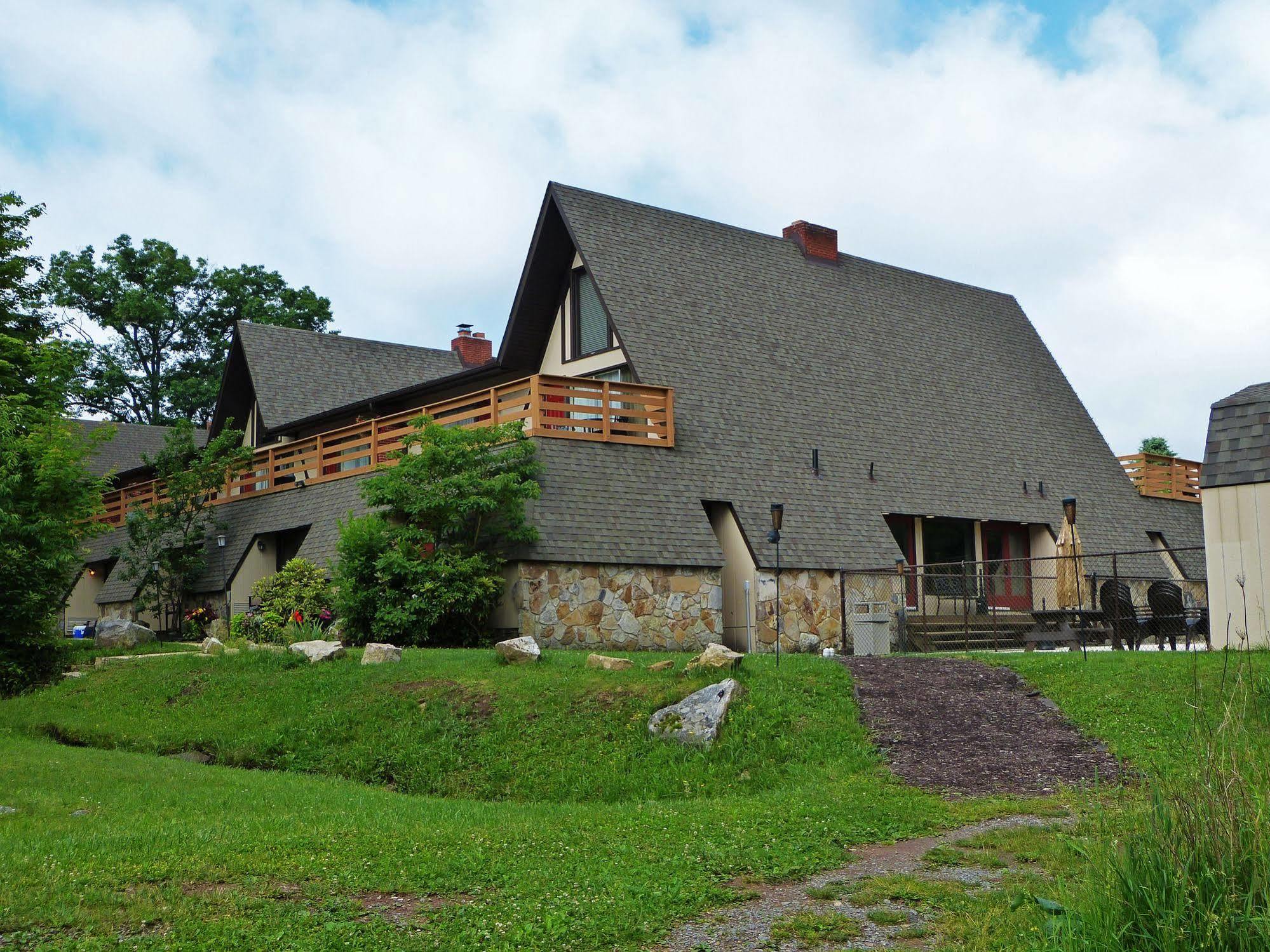Inn At Deep Creek Oakland ภายนอก รูปภาพ