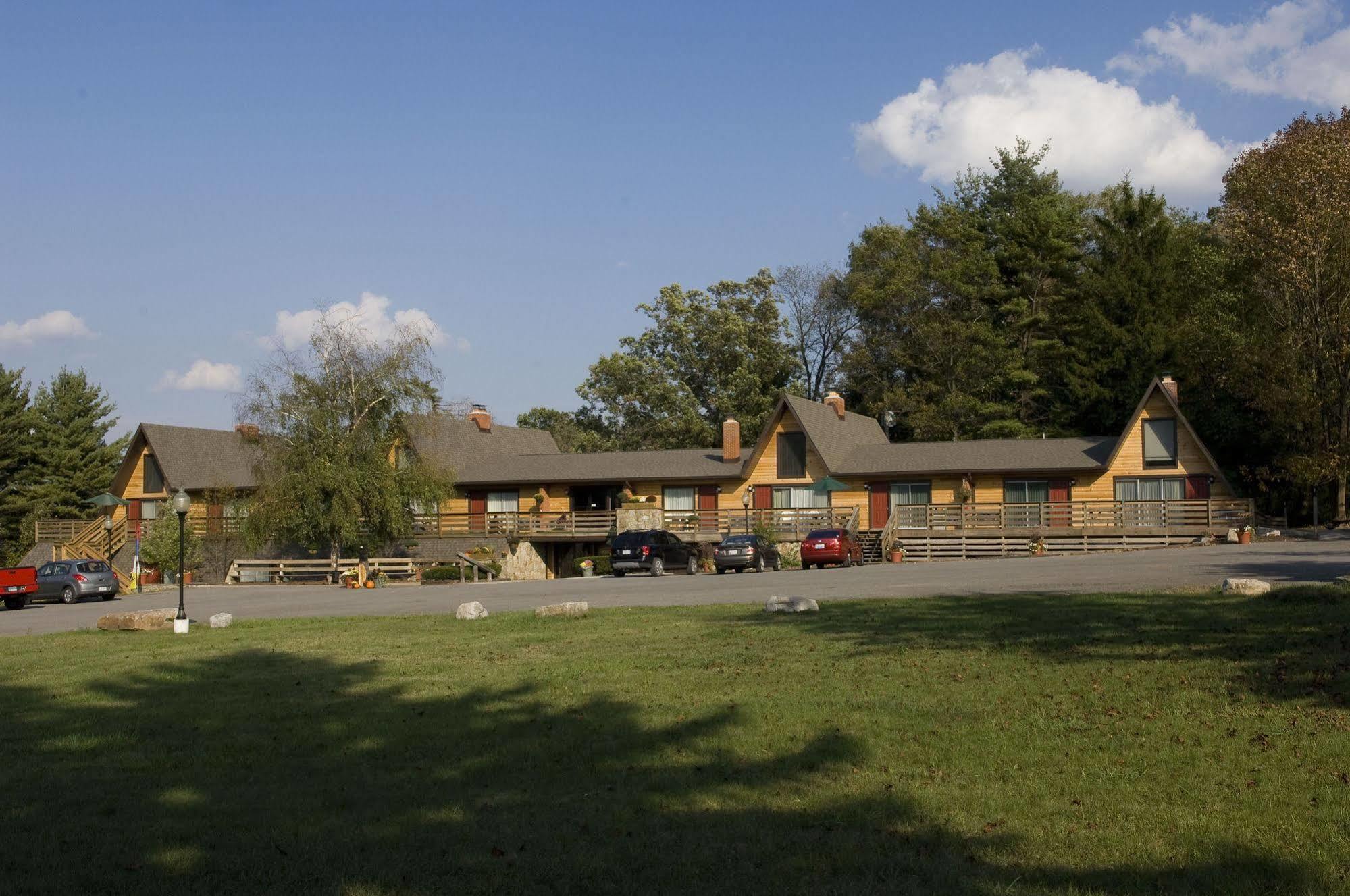 Inn At Deep Creek Oakland ภายนอก รูปภาพ