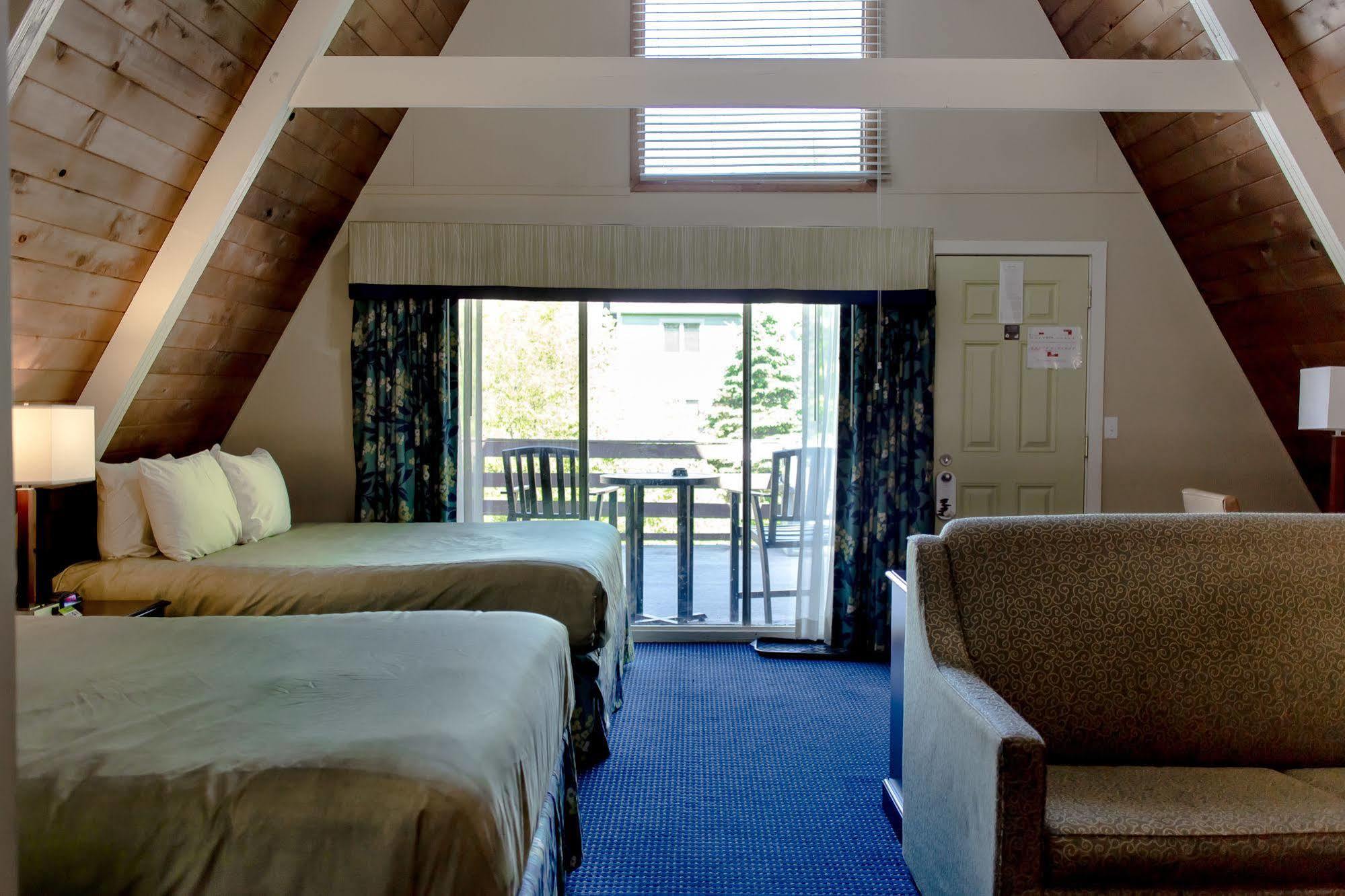 Inn At Deep Creek Oakland ภายนอก รูปภาพ