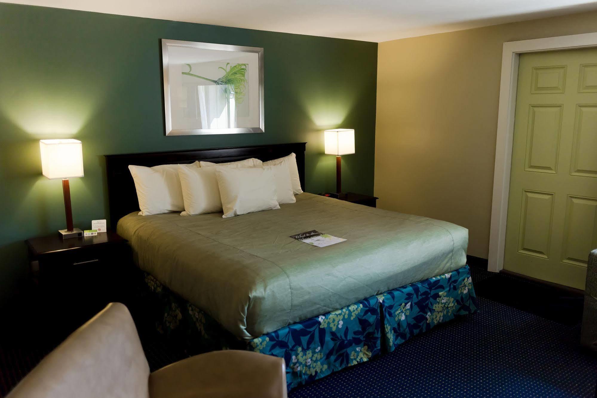 Inn At Deep Creek Oakland ภายนอก รูปภาพ