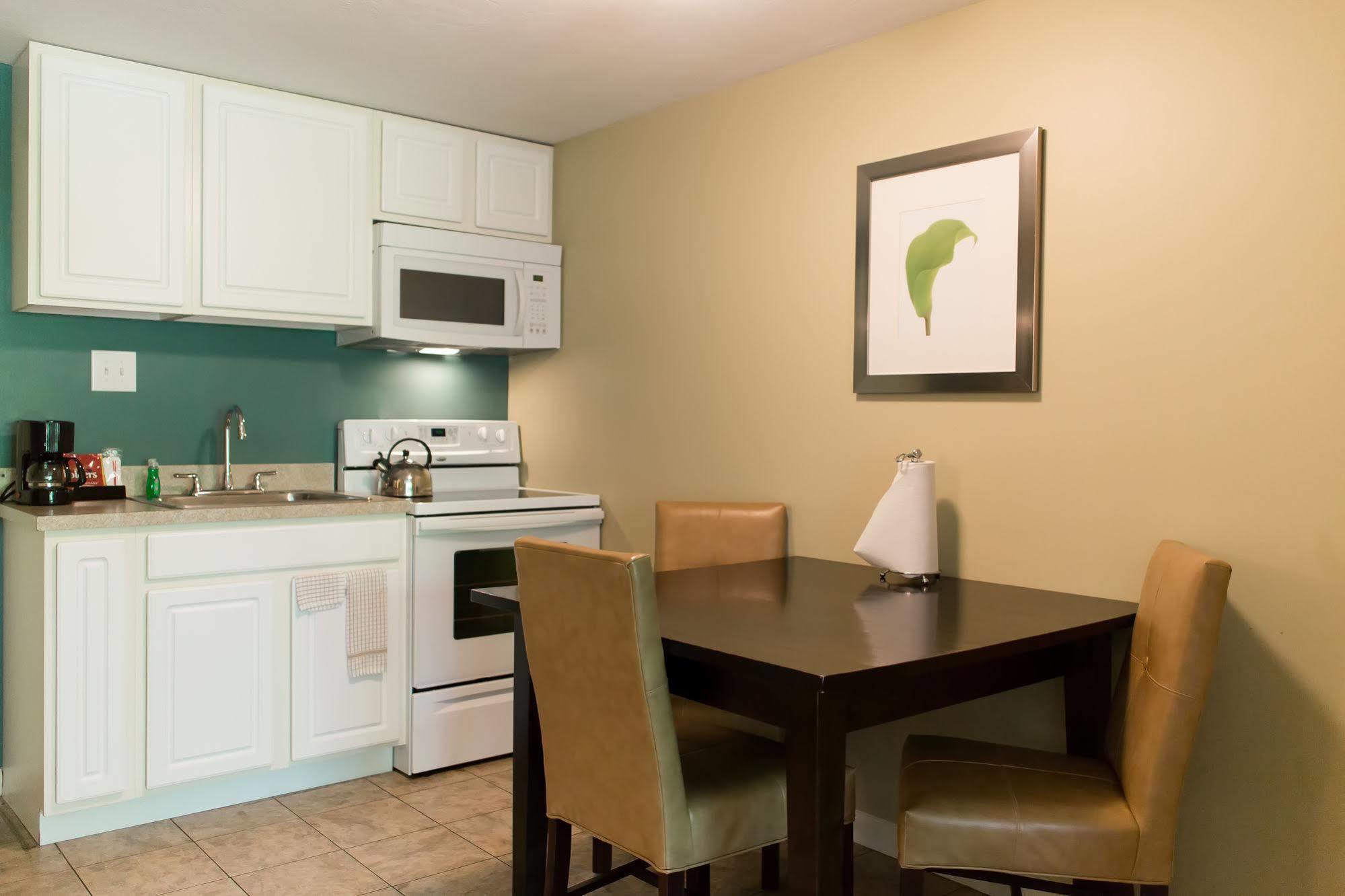 Inn At Deep Creek Oakland ภายนอก รูปภาพ
